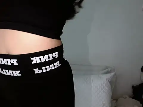 Snapshot of princess_ofyourdreams chatting on November 15, 6:23 pm princess ofyourdreams online show from November 15, 6:23 pm