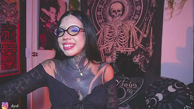 Dalia Vorhees online show from February 12, 1:49 am