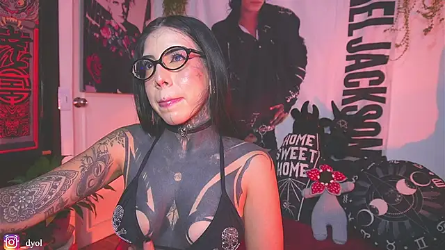 Dalia Vorhees online show from April 18, 1:08 am