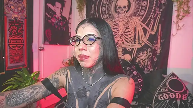 Dalia Vorhees online show from May 20, 1:24 am