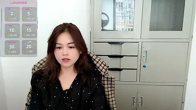 Snapshot of Ella-61 chatting on October 25, 7:18 am Ella-61 online show from October 25, 7:18 am