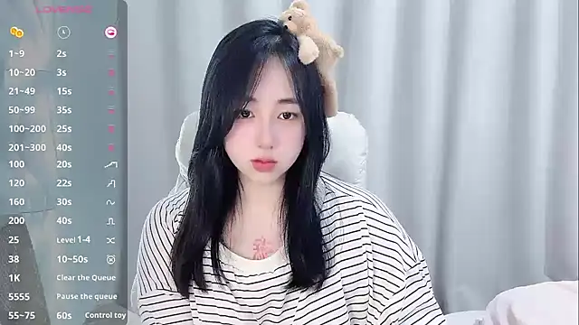 Love-hanzaizai718 online show from April 18, 2:30 pm