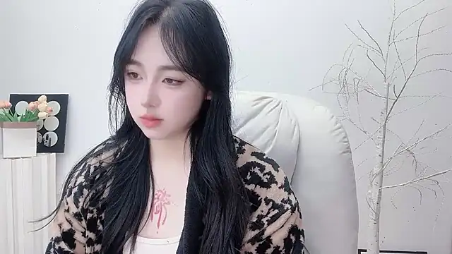 Love-hanzaizai718 online show from December 21, 4:08 pm