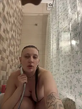 Snapshot of sirena_x_baby chatting on October 25, 5:39 am sirena x baby online show from October 25, 5:39 am