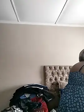 IndianLara online show from April 20, 1:03 pm