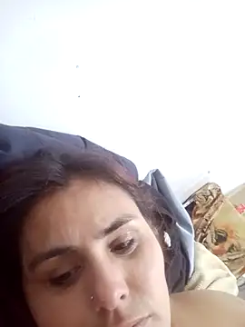 Snapshot of blanca24325 chatting on December 5, 3:38 am blanca24325 online show from December 5, 3:38 am