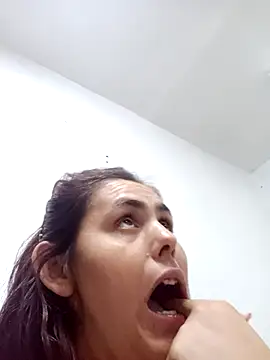 Snapshot of blanca24325 chatting on October 28, 7:29 am blanca24325 online show from October 28, 7:29 am