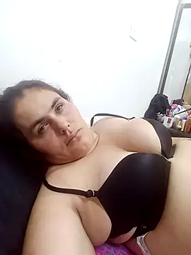 Snapshot of blanca24325 chatting on October 25, 6:52 pm blanca24325 online show from October 25, 6:52 pm