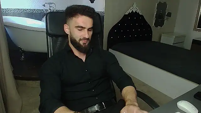 Snapshot of MicahLane chatting on June 25, 4:21 am MicahLane online show from June 25, 4:21 am