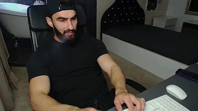 Snapshot of MicahLane chatting on July 18, 4:43 am MicahLane online show from July 18, 4:43 am