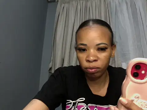 Snapshot of CandySlender18 chatting on October 29, 5:12 pm CandySlender18 online show from October 29, 5:12 pm