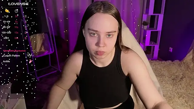 Snapshot of LunaDreeam chatting on November 8, 3:04 pm LunaDreeam online show from November 8, 3:04 pm