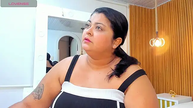 Hanna curvy  online show from November 5, 11:13 am