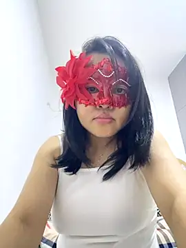Snapshot of Lona_Thien chatting on October 26, 12:00 am Lona Thien online show from October 26, 12:00 am