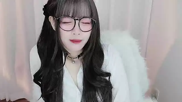 Snapshot of -zhuzhu-999- chatting on June 11, 12:32 am -zhuzhu-999- online show from June 11, 12:32 am