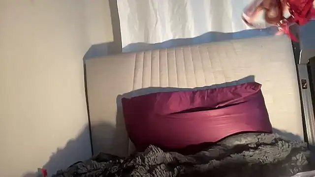 alyx  online show from April 15, 7:58 pm