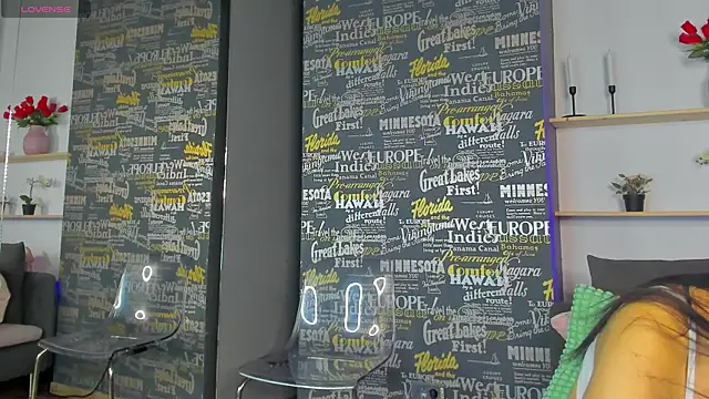 DemmiLove online show from November 29, 8:31 pm