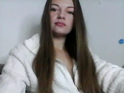 Snapshot of EllaMoonlight chatting on November 16, 9:19 pm EllaMoonlight online show from November 16, 9:19 pm