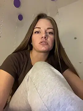 Snapshot of EllaMoonlight chatting on October 28, 4:17 pm EllaMoonlight online show from October 28, 4:17 pm