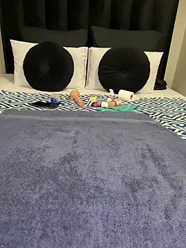 Nicole bash online show from April 3, 7:59 am