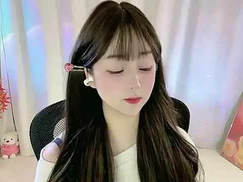 Snapshot of Clover_zizi chatting on October 29, 9:19 am Clover zizi online show from October 29, 9:19 am