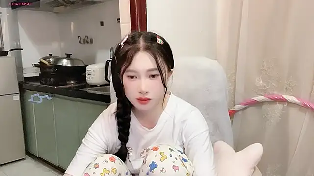 Snapshot of anna-888- chatting on November 14, 6:33 pm anna-888- online show from November 14, 6:33 pm