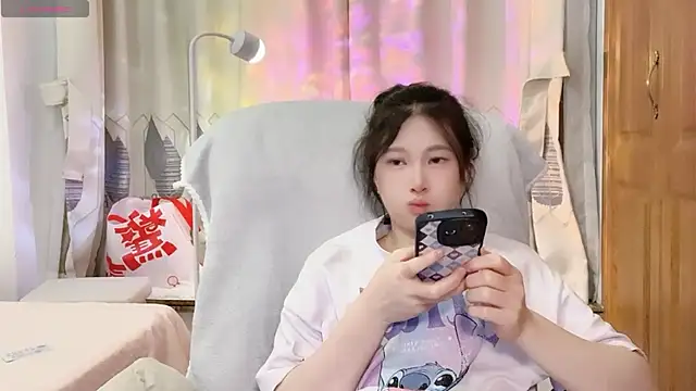 Snapshot of anna-888- chatting on October 23, 4:05 pm anna-888- online show from October 23, 4:05 pm