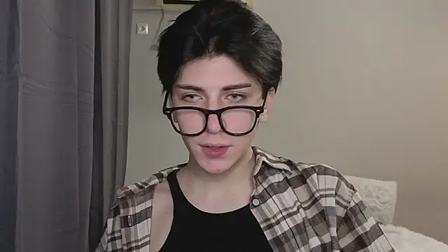 Oliver star boy  online show from October 27, 5:47 pm