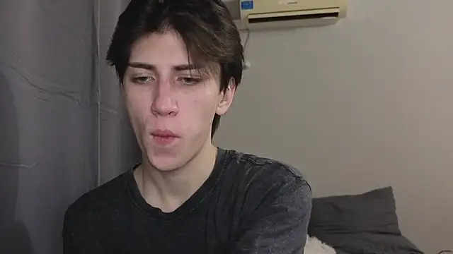 Oliver star boy  online show from November 10, 4:23 pm