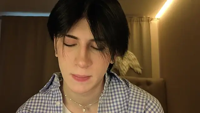 Oliver star boy  online show from April 7, 2:08 pm