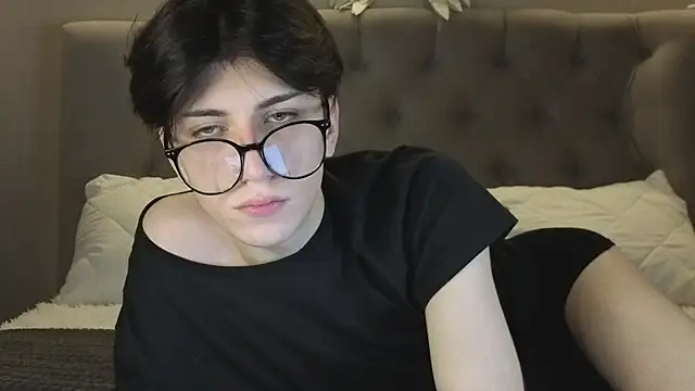 Oliver star boy  online show from January 9, 1:29 pm