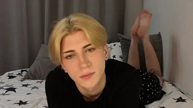Oliver star boy  online show from May 3, 5:16 pm