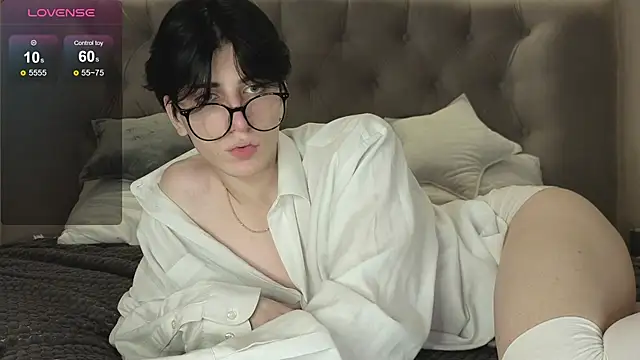 Oliver star boy  online show from February 17, 5:32 pm