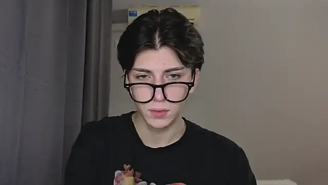 Oliver star boy  online show from November 4, 5:39 pm