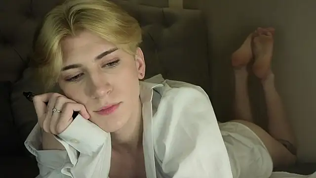 Oliver star boy  online show from April 27, 6:06 pm