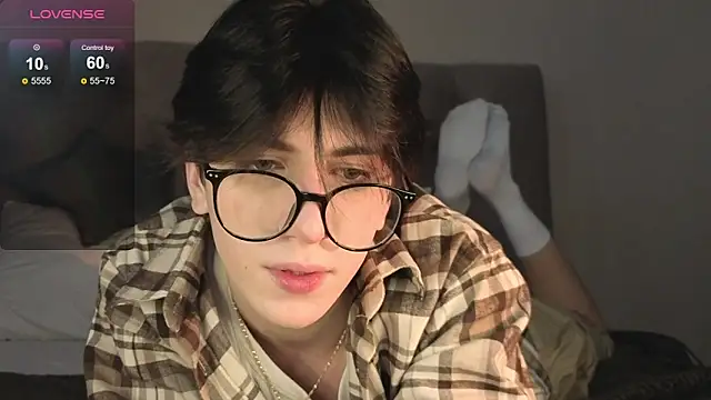 Oliver star boy  online show from February 8, 9:40 am