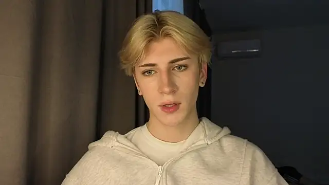 Oliver star boy  online show from May 25, 12:04 pm