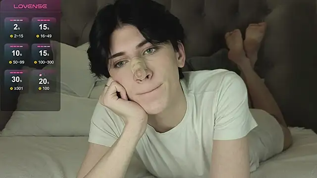 Oliver star boy  online show from February 22, 4:19 pm