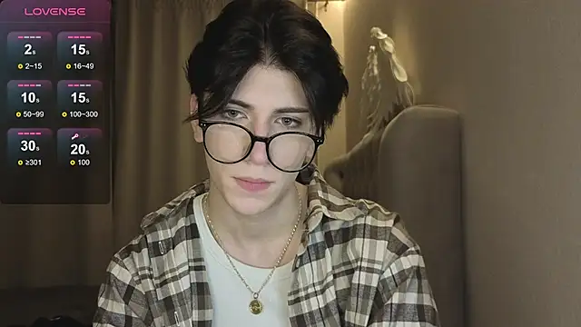 Oliver star boy  online show from January 18, 5:16 pm