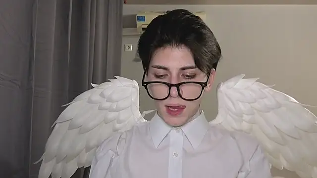 Oliver star boy  online show from October 30, 4:59 pm