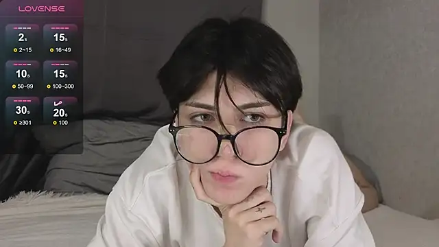 Oliver star boy  online show from December 20, 11:40 pm