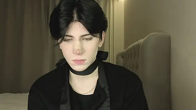 Oliver star boy  online show from February 25, 4:29 pm