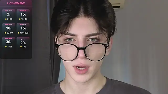 Oliver star boy  online show from November 29, 12:16 pm