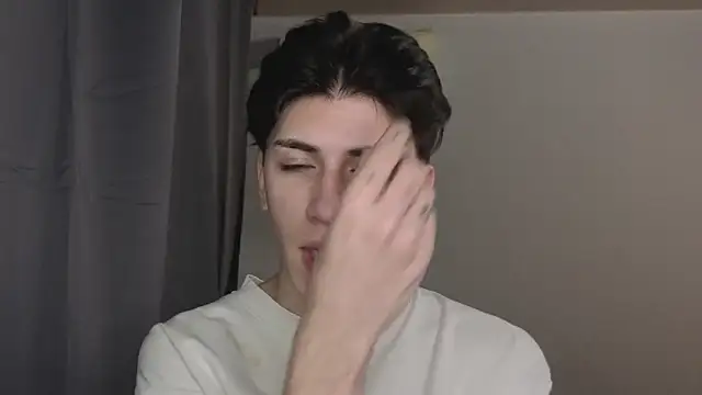 Oliver star boy  online show from November 17, 4:33 pm