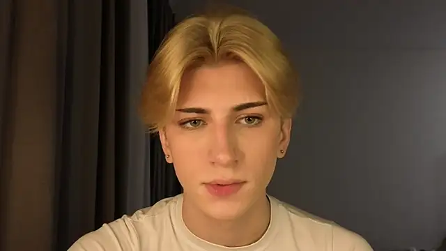 Oliver star boy  online show from May 7, 6:22 pm