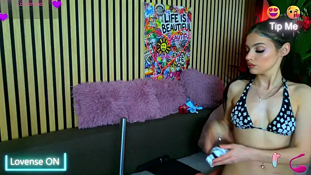 MirunaHaze online show from May 22, 3:21 pm