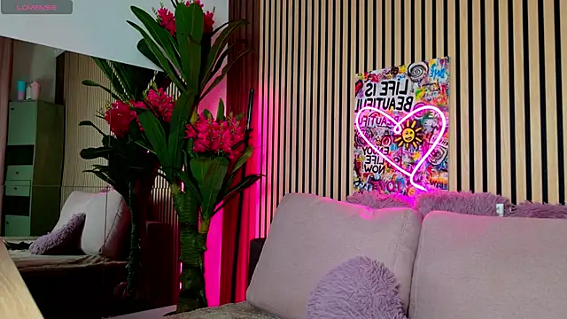 MirunaHaze online show from April 14, 3:44 am