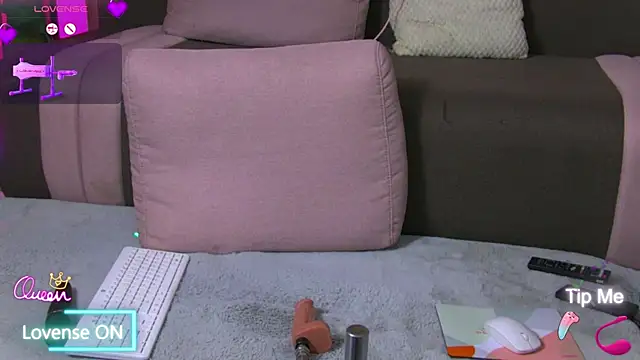 Snapshot of MirunaHaze chatting on July 17, 4:37 pm MirunaHaze online show from July 17, 4:37 pm
