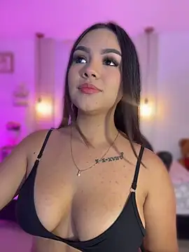 Snapshot of amber_white15 chatting on July 3, 3:46 am amber white15 online show from July 3, 3:46 am