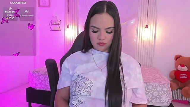 amber white15 online show from March 27, 5:16 am